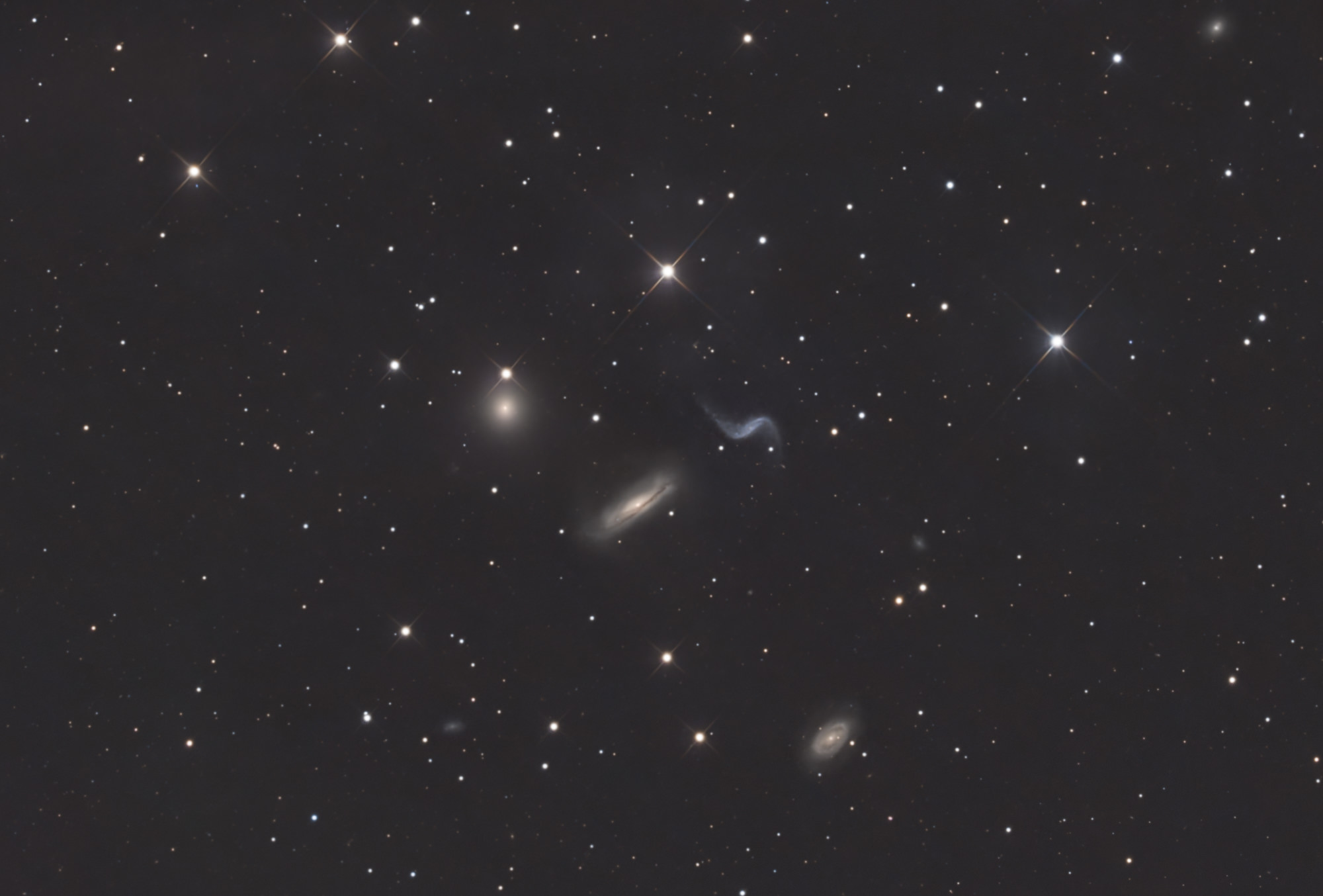 Hickson 44 ist eine Galaxiengruppe im Sternbild Löwe in rund 80 Millionen Lichtjahren Entfernung, die insgesamt vier Galaxien mit den Katalognummern NGC 3185, 3187, 3190 und 3193 enthält.